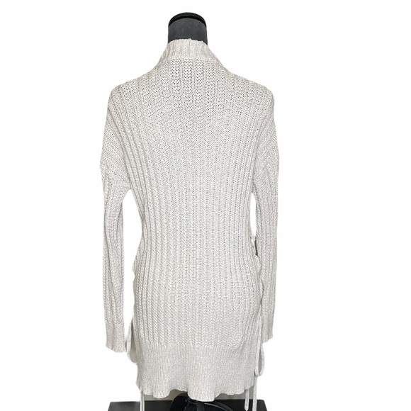 Cardigan sweater. - Picture 3 of 7